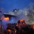 VIDEOD ja FOTOD | Tallinnas Haaberstis põles paarismaja lahtise leegiga, kannatanu viidi haiglasse 