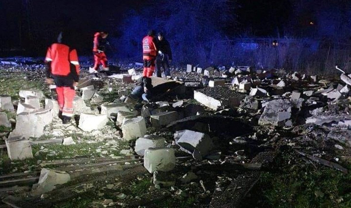 Kahjustused pärast rakettide kukkumist Przewodowi külas Poolas.
