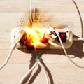 Elektrist tingitud tulekahjude arv kasvab. Võrguettevõtted paluvad elektrisüsteemid üle kontrollida