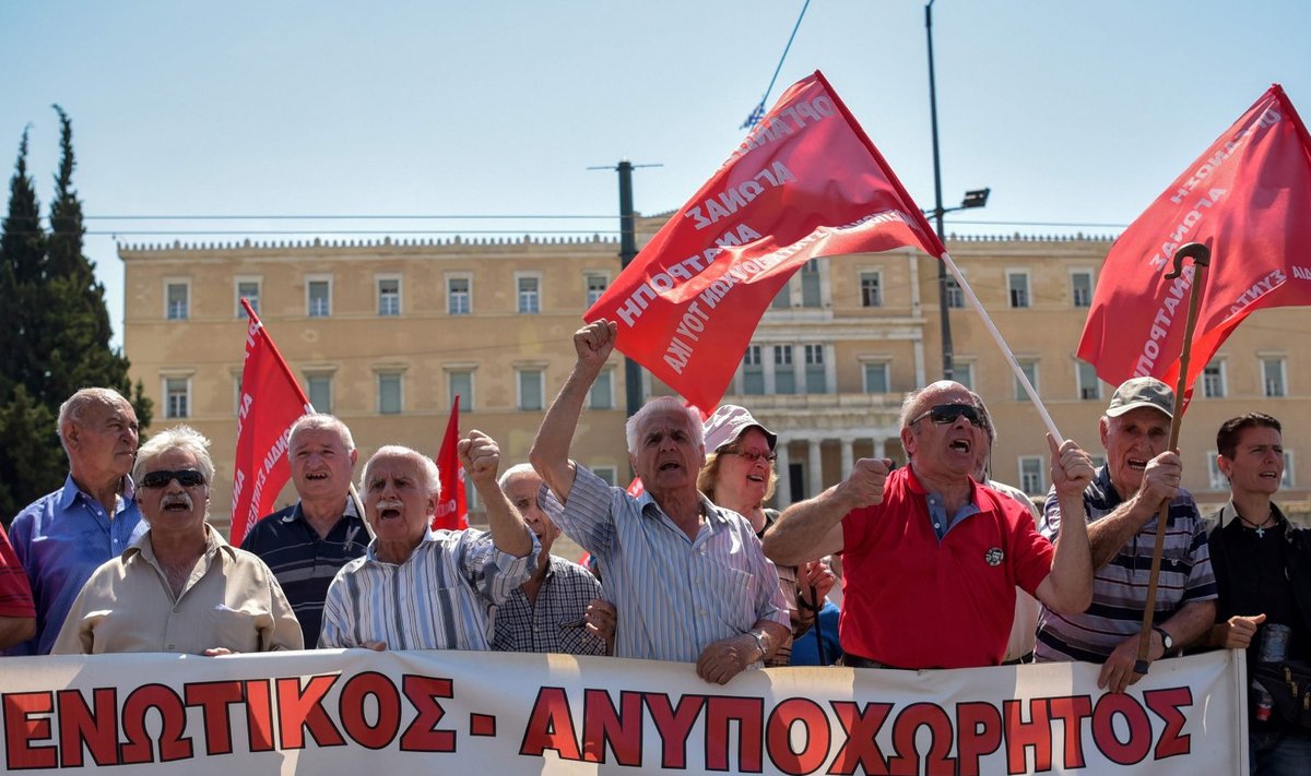 Kreeka pensionärid protestisid neljapäeval Ateenas pensionikärbete ja maksutõusude vastu