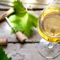 Uuring: Suuremad veiniklaasid panevad inimesed rohkem jooma