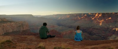 Asa Butterfield ja Britt Robertson filmis "Kosmos meie vahel" (Foto: Forum Cinemas AS)