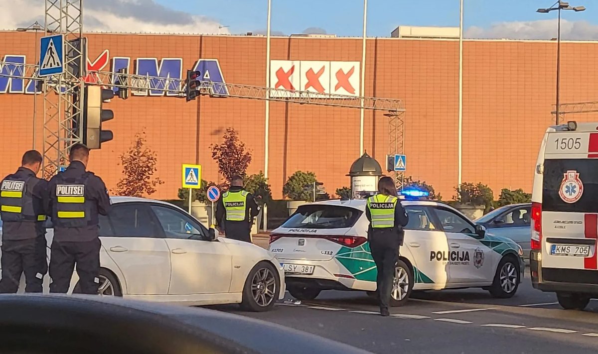 В патрульную машину, где находились эстонские полицейские, въехал BMW.