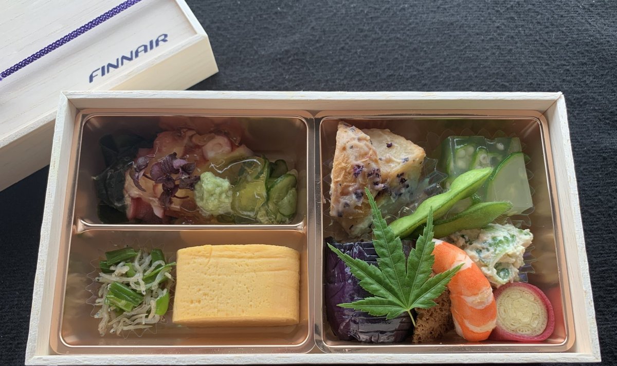 Suvehooajal leiab Finnairi äriklassis Osakast Helsingisse lennates eelroogade valikust Jaapani tippkoka Rika Maezawa bento kasti.