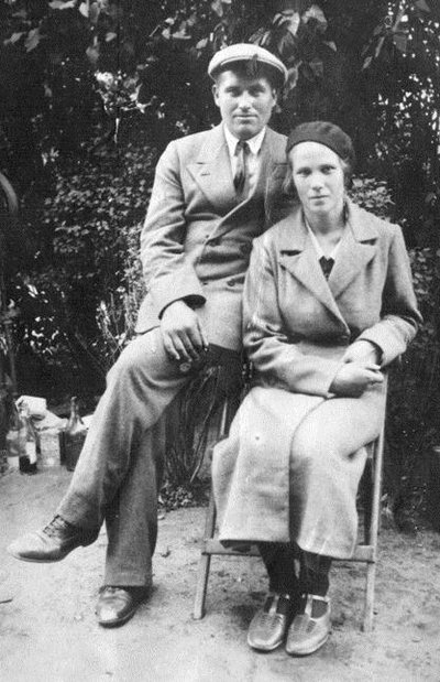 Jaan Järviku isa ja ema 1930. aastal Tallinnas