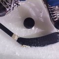VIDEO | Eesti 13-aastane jäähokimängija läks Läti kohtunikega kaklema