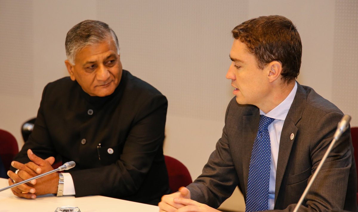 Taavi Rõivas koos India asevälisministriga