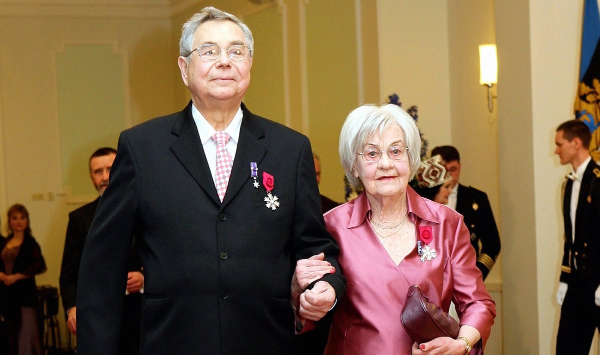 Herta Elviste (1923-2015) abikaasa Lembit Eelmäega (1927-2009) vabariigi aastapäeva vastuvõtul 2006
