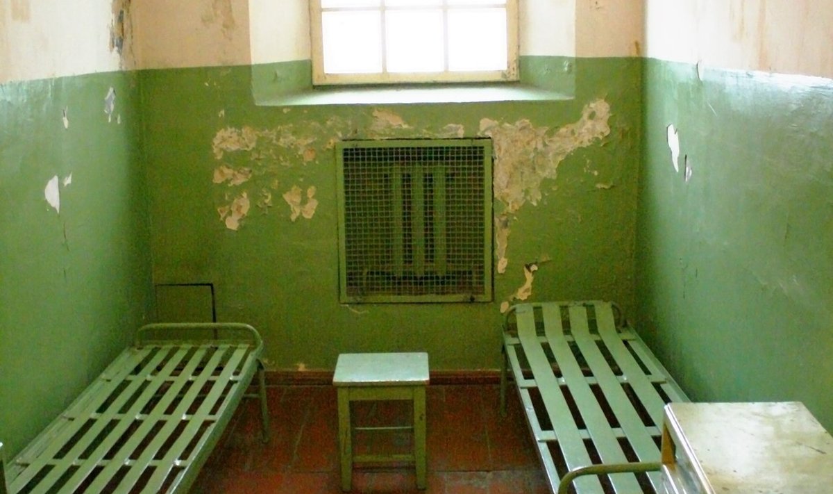 Тюремная камера, иллюстративное фото