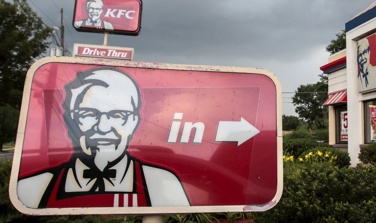 Maailmakuulsa Kentucky Fried Chickeni kiirtoiduketi logo ehib endiselt selle asutaja Harland Sandersi nägu.