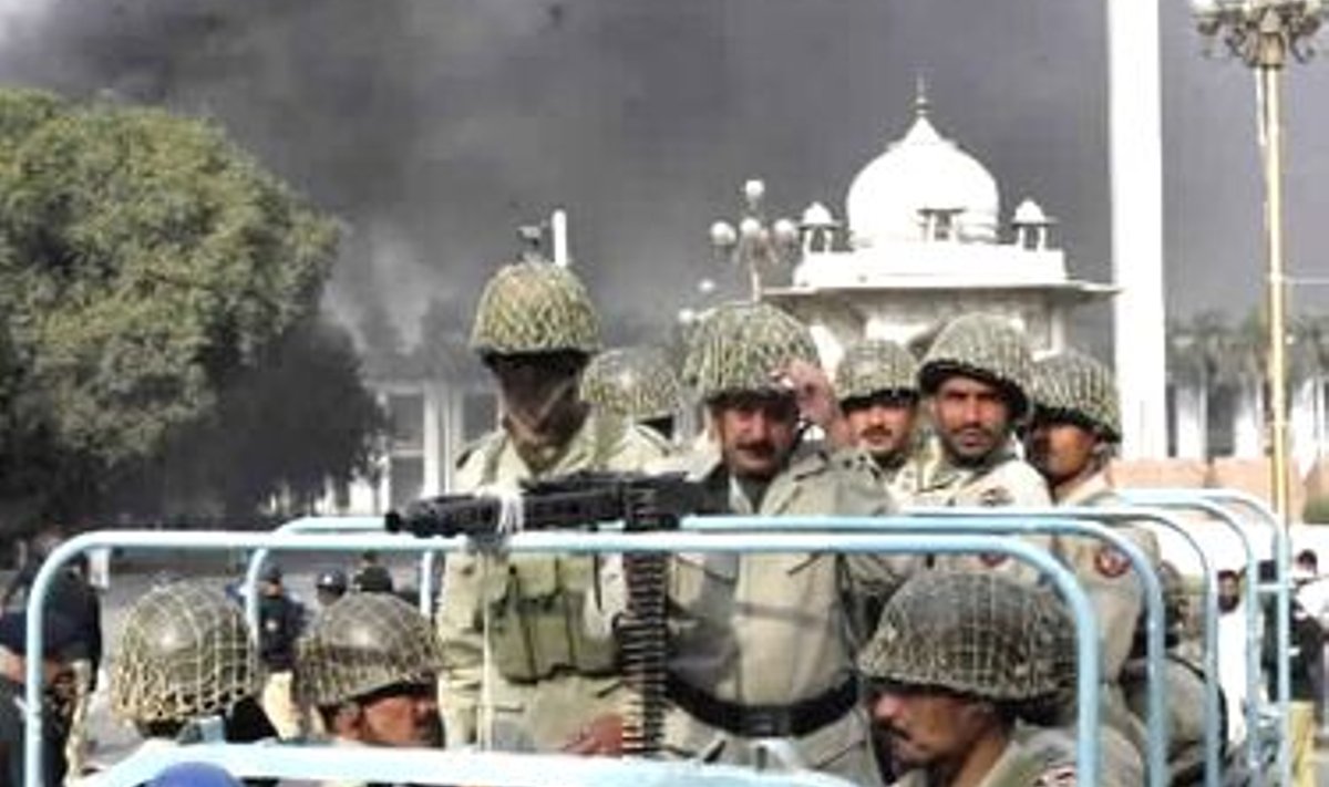 Pakistani sõjavägi Islamabadi tänavatel
