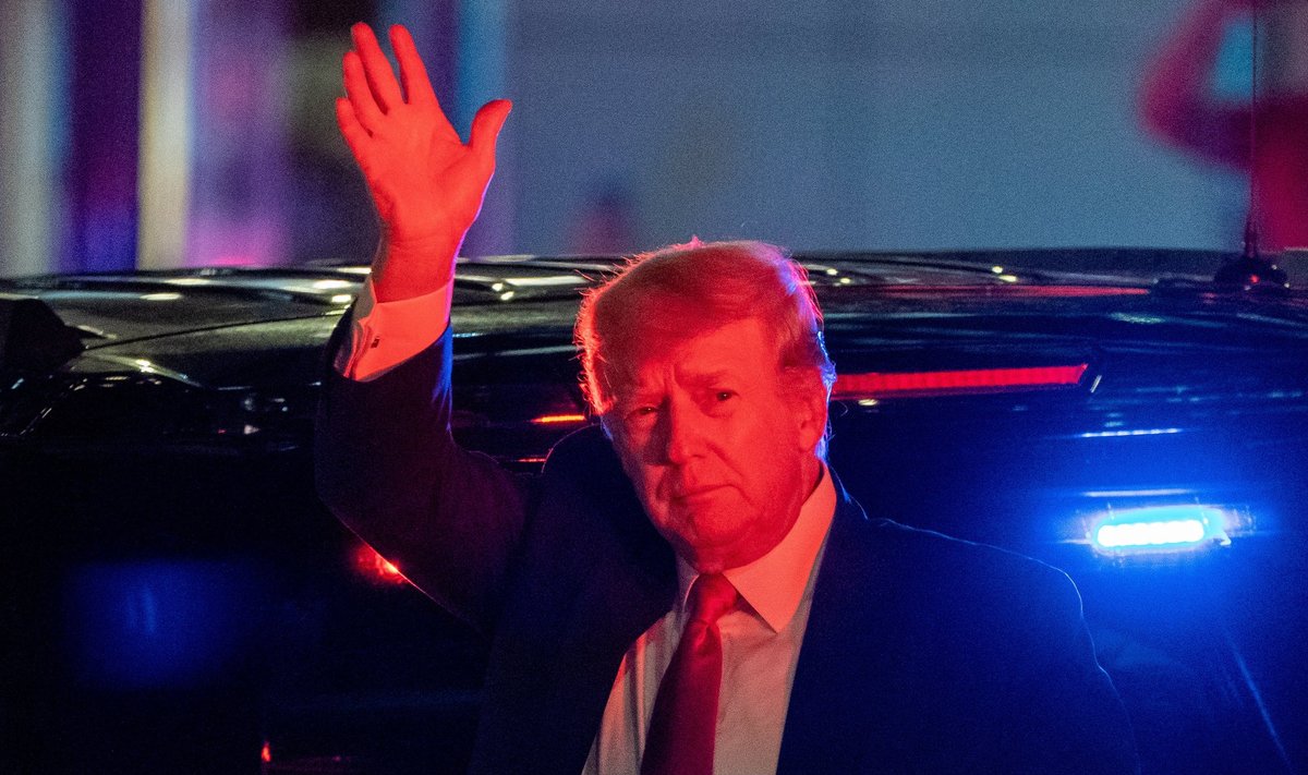 Päev pärast FBI reidi oli Donald Trump piltnike ees harukordselt tõsine.
