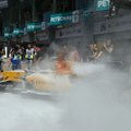 VIDEO ja FOTOD: Renault vormel läks Malaisia GP vabatreeningul põlema!