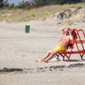 GALERII: Pärnu rannas naudivad inimesed vananaistesuve