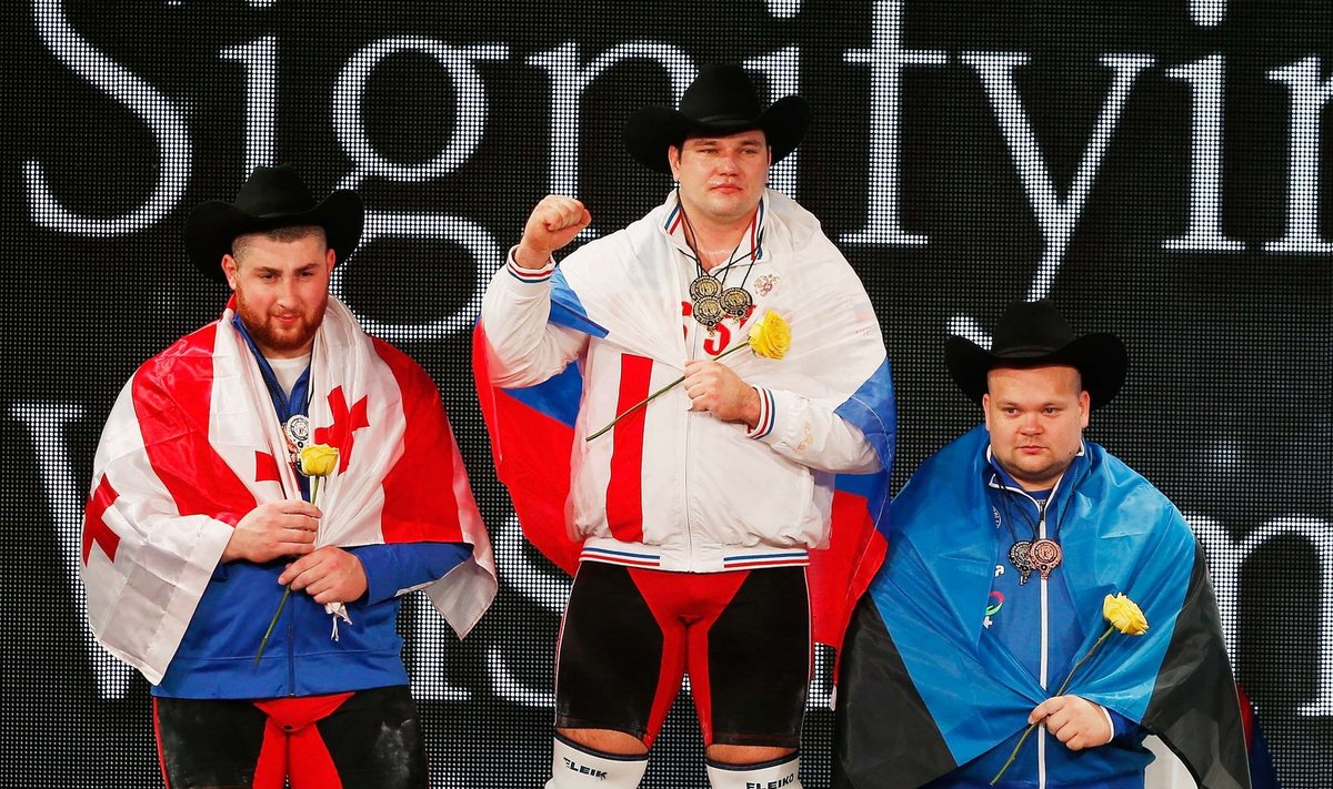 Tõstmise MM-i venelasest võidumees Aleksei Lovtšev (keskel) on seotud dopingu­skandaaliga. Ka hõbeda saanud grusiini Laša Talahhadze soov osaleda kevadisel EM-il pole kindel. Seega võib Mart Seim (paremal) võidelda isegi kulla eest.