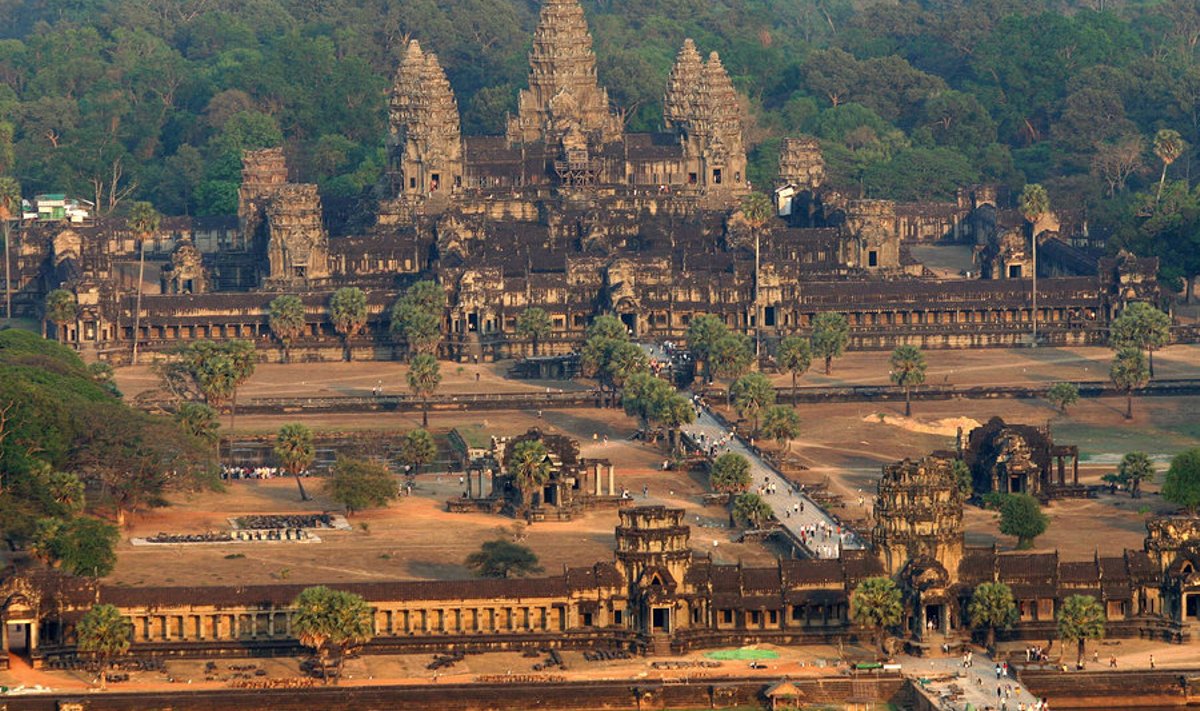 Hiiglaslik templikompleks Angkor Wat rajati 1100. aastatel, nüüd leitud suurlinn on sellest ilmselt 300 aastat vanem.