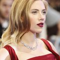 VAATA! Scarlett Johansson läbis drastilise soengumuutuse