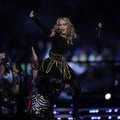 Madonna läks liiale: tissid nagu õhupallid!