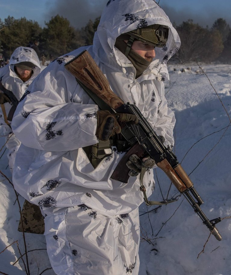 Ukraina sõjaväelased sõjalisel väljaõppel Tšernihivi oblastis. Foto tehtud 5. detsembril 2023.
