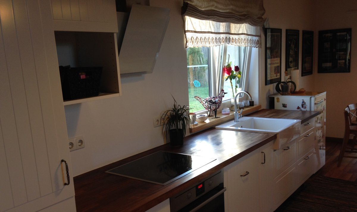 Fotovõistlus "Köök minu kodus": Skandinaavia stiilis köök veneaegse külmkapiga