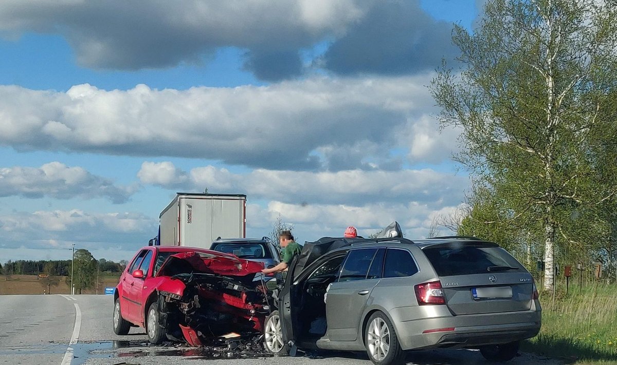 Liiklusõnnetus Jõhvi-Tartu-Valga maanteel Kirepis