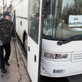 DELFI FOTOD | Narvas Vene peakonsulaadis on tuhandeid inimesi valimas käinud, rahvast tuuakse kohale ka bussidega