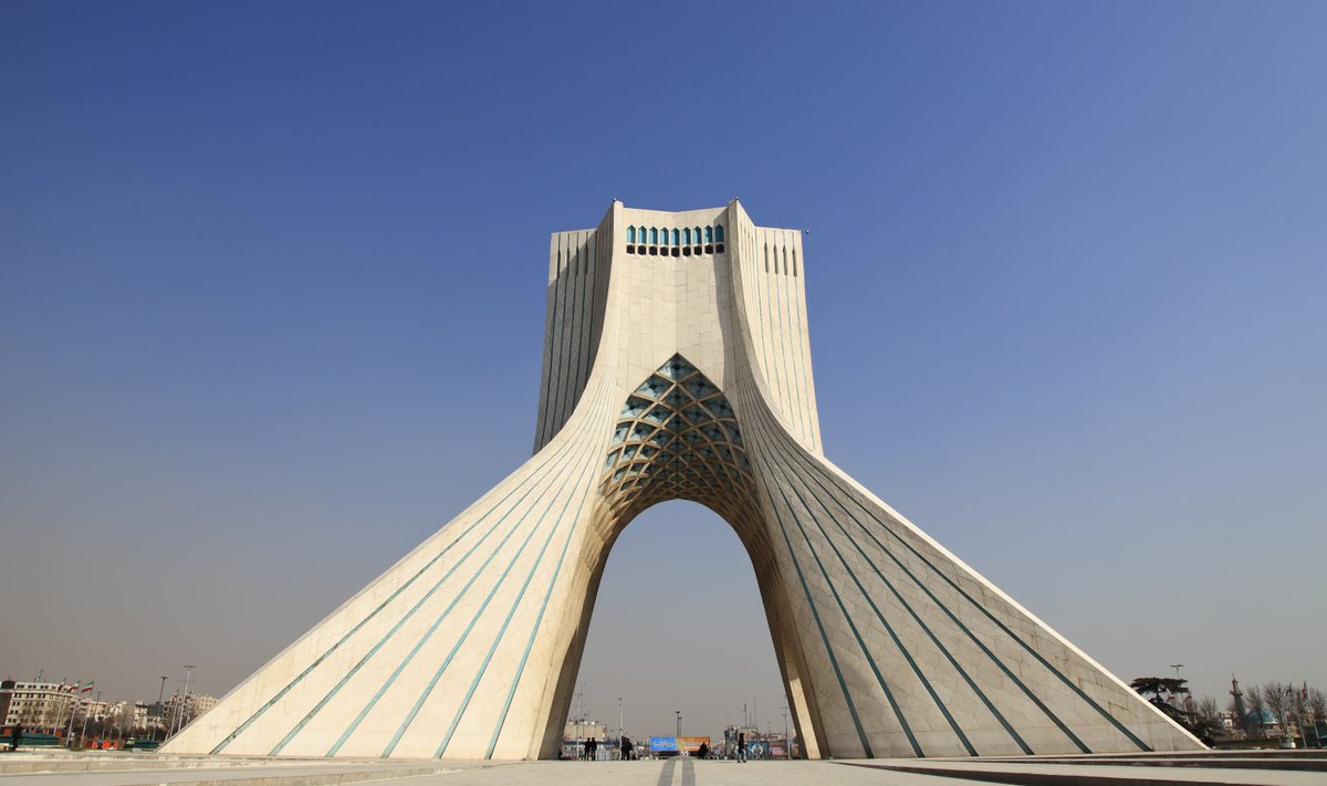 TEHERANI SÜMBOL: 1971. aastal valminud Kuninga mälestustorn nimetati islamirevolutsiooni ajal ümber Vabaduse torniks.