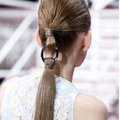 Dior esitles uut viisi juuksepikenduste kandmiseks