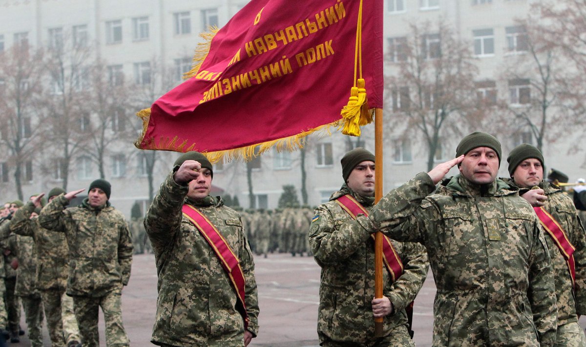 Украинский полк на параде в Чернигове