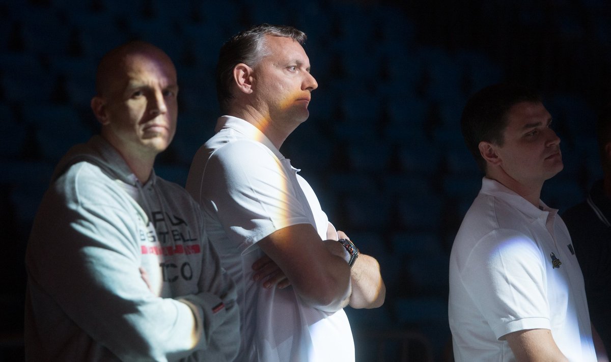 Vasakult: Tyco Rapla treener Indrek Ruut, TÜ/Rocki juhendaja Gert Kullamäe ja Kalev/Cramo loots Alar Varrak.