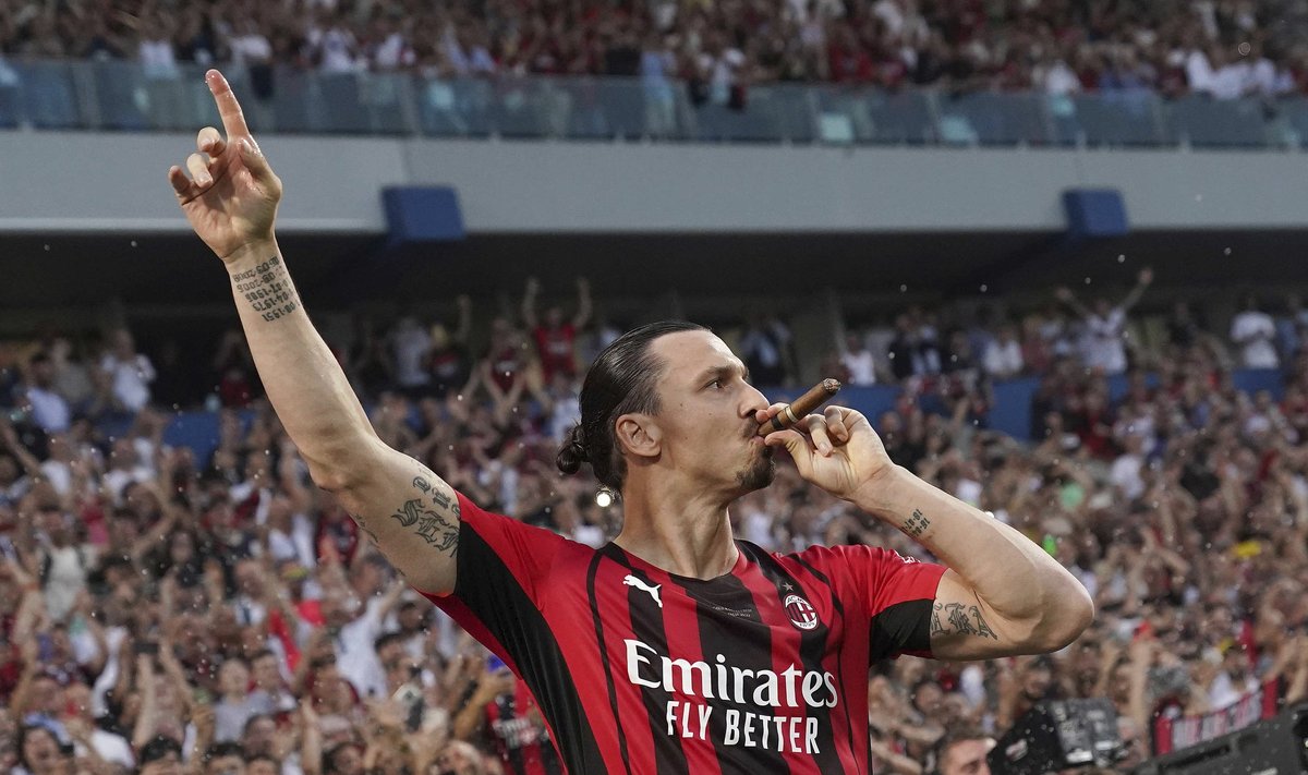 Zlatan Ibrahimovic Itaalia meistritiitlit tähistamas