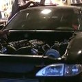 VIDEO: Viperi V10 opereeriti Mustangisse