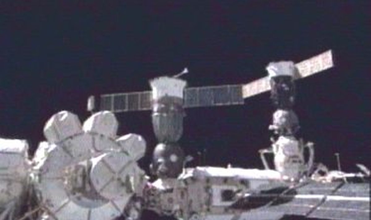 Sojuzi ja ISSi põkkumine