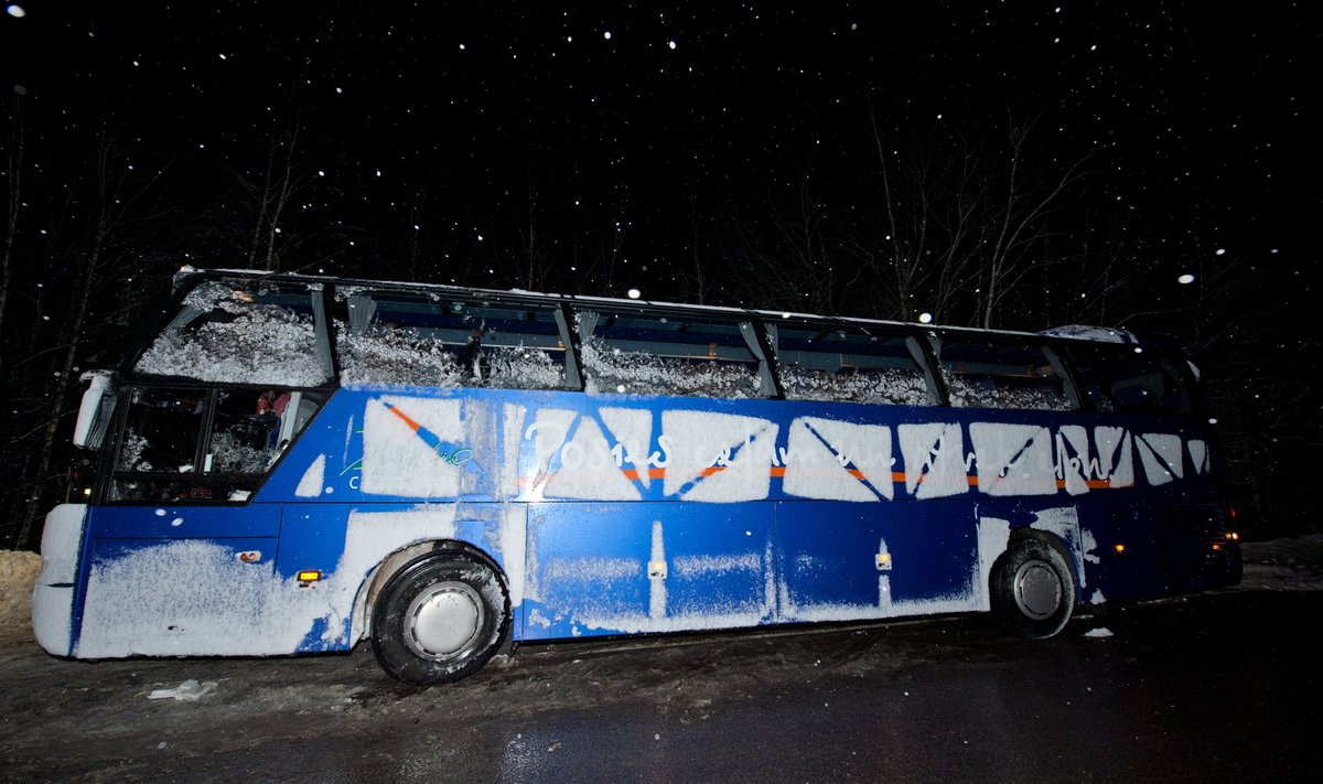 Kraavist väljatõmmatud Läti buss Vääna-Jõesuus