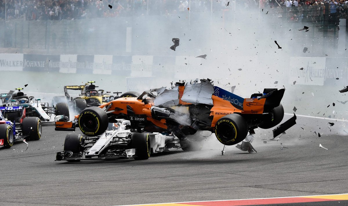 Belgia GP põnevaimad hetked piirdusid stardijärgses kurvis toimunud kokkupõrkega.