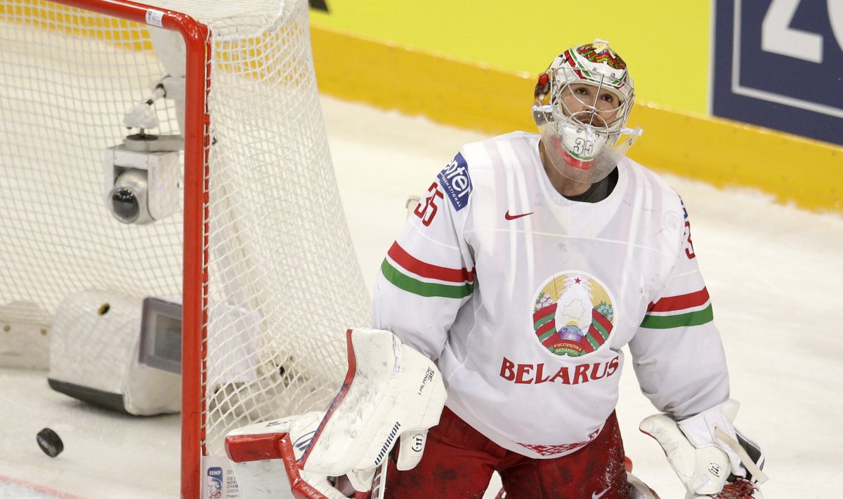 Valgevene väravavaht Kevin Lalande mängus Kanadaga