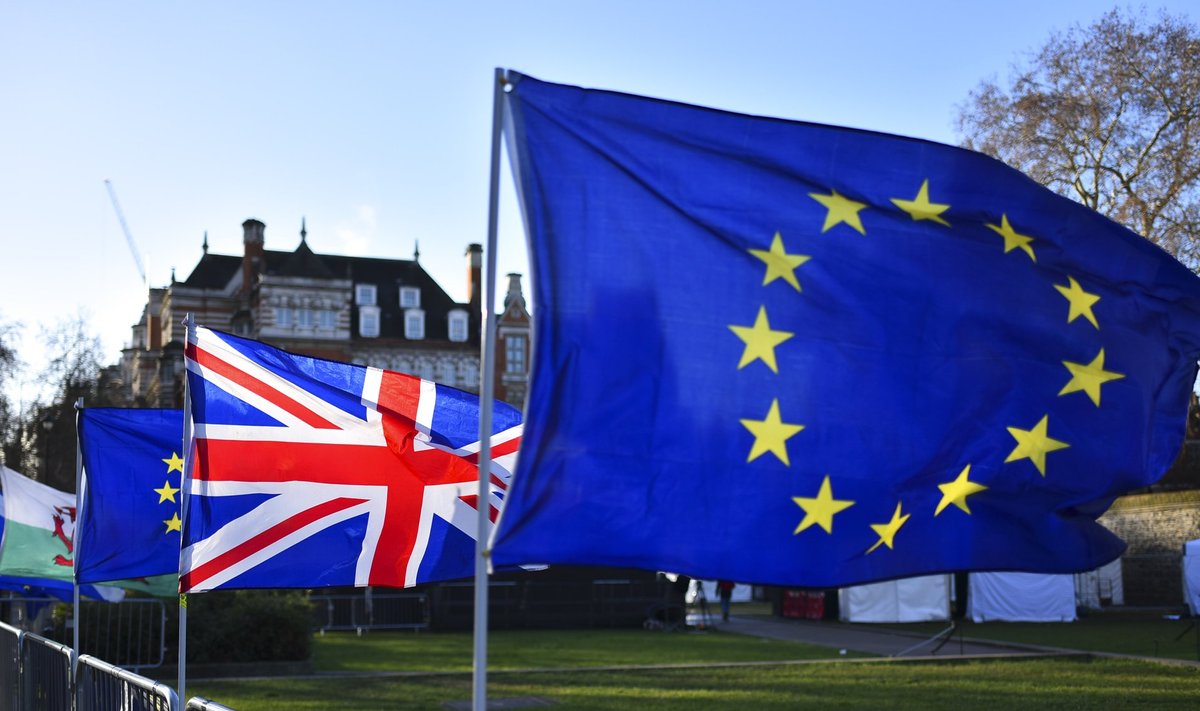 Suurbritannia lipp koos Euroopa Liidu lipuga