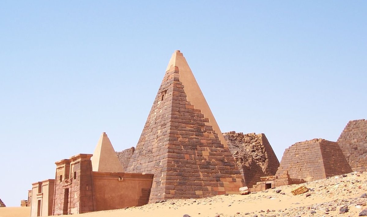 Kushi püramiidid.