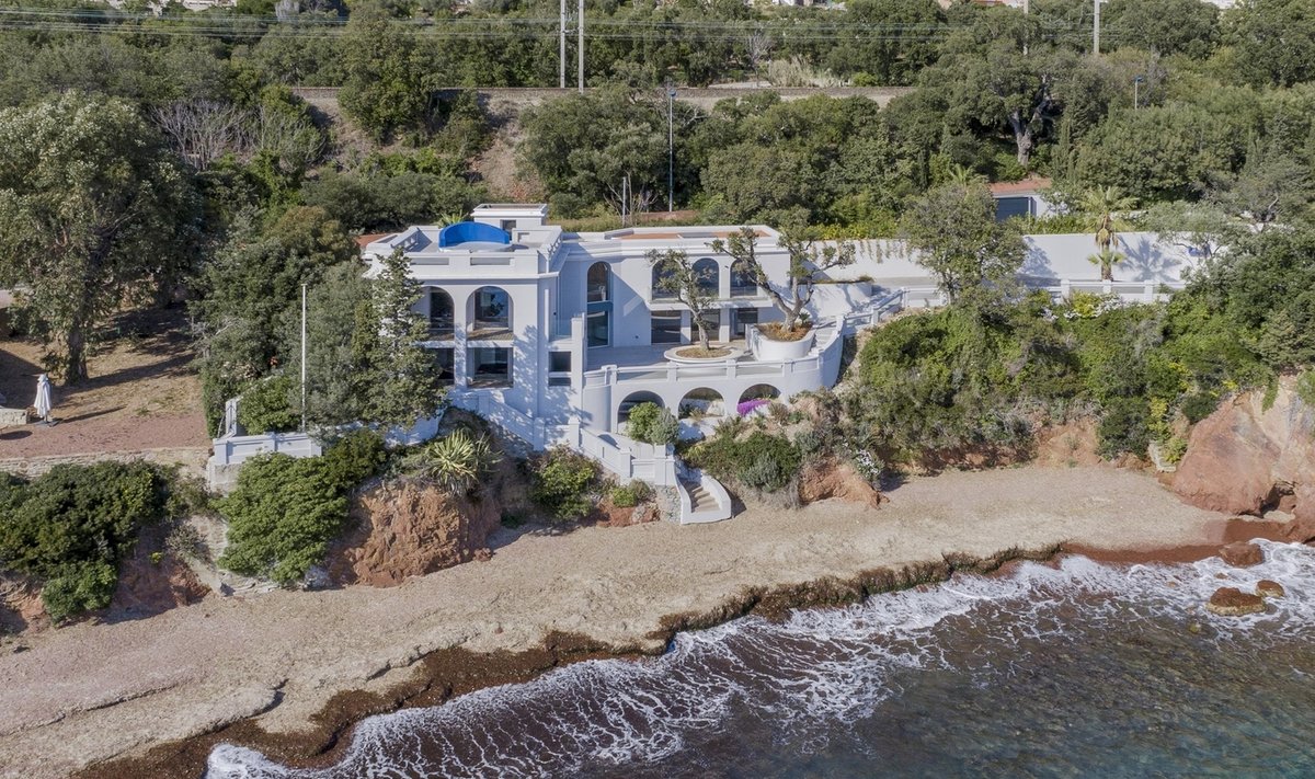 *EXCLUSIVE* Aerial views of the villas of Russian oligarchs on the Côte d'Azur, targeted by European sanctions against relatives of President Vladimir Putin