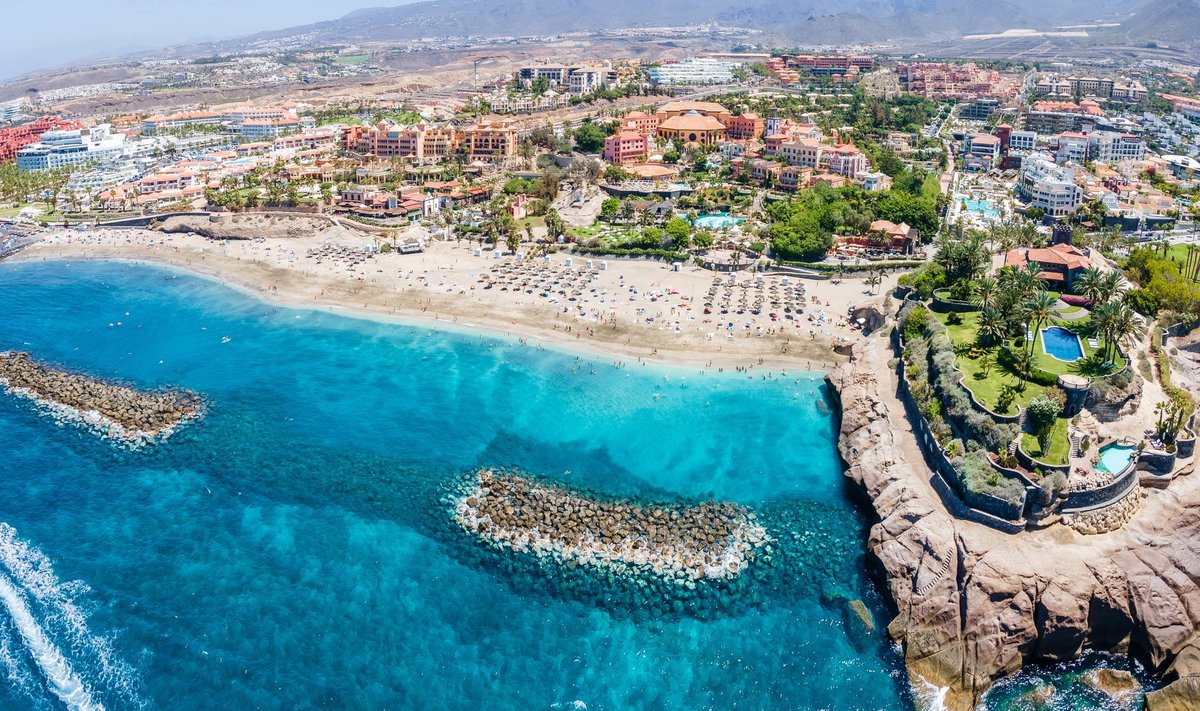 Costa Adeje Tenerifel. Kanaari saared on ka seenioride seas populaarsemaid sihtkohti.