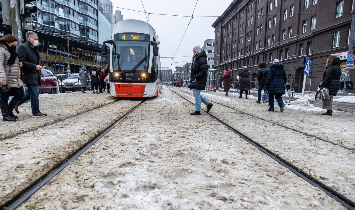 Seoses Vanasadama trammiliini ehitusega paistakse ülejäänud trammiliiklus pea peale.