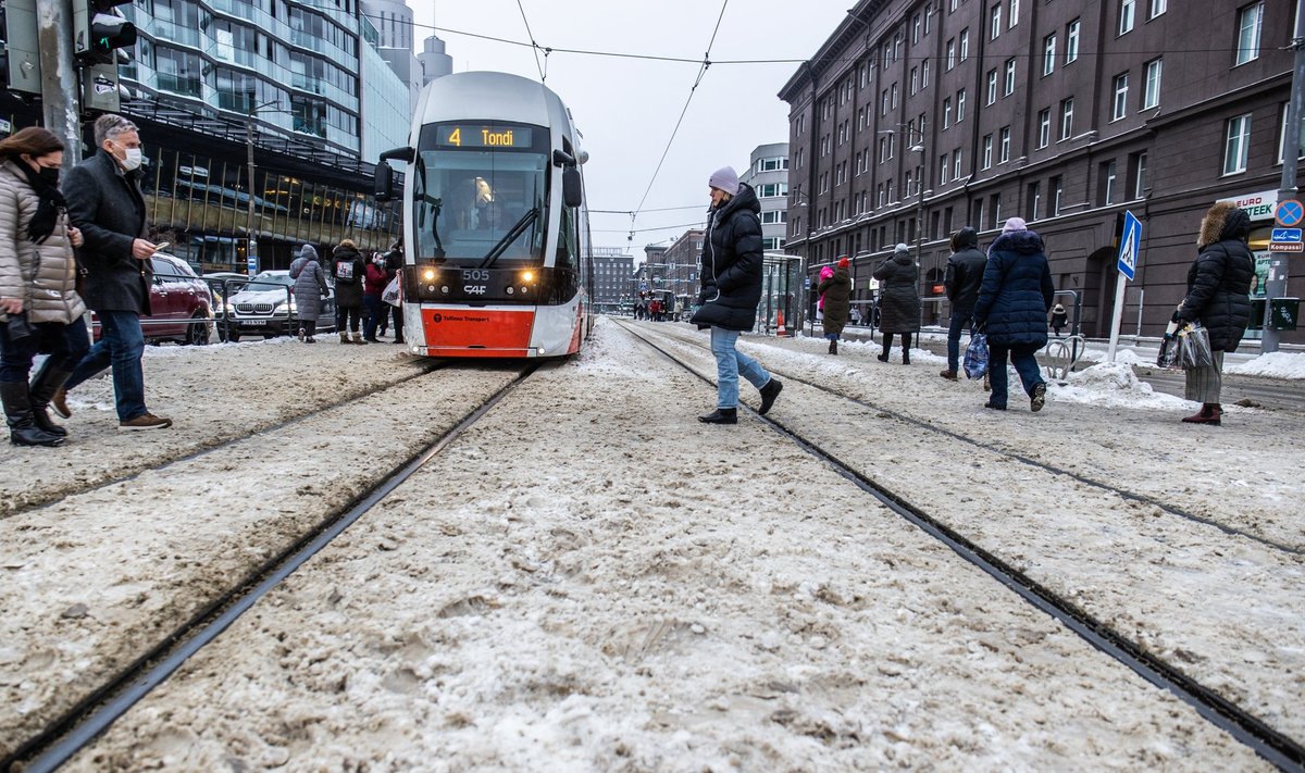 Seoses Vanasadama trammiliini ehitusega paistakse ülejäänud trammiliiklus pea peale. 