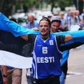 FOTOD: Eesti korvpallifännide suur rongkäik Riia Arena poole