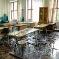 DELFI FOTOD: Tulekahju tõttu algas Sinimäe kooli õpilastel vaheaeg