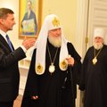 Во время визита патриарха Ансип говорил по-русски и с журналистами и хвалил отношения с Россией