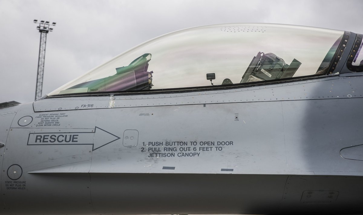 Belgia F-16 hävitaja Ämaris