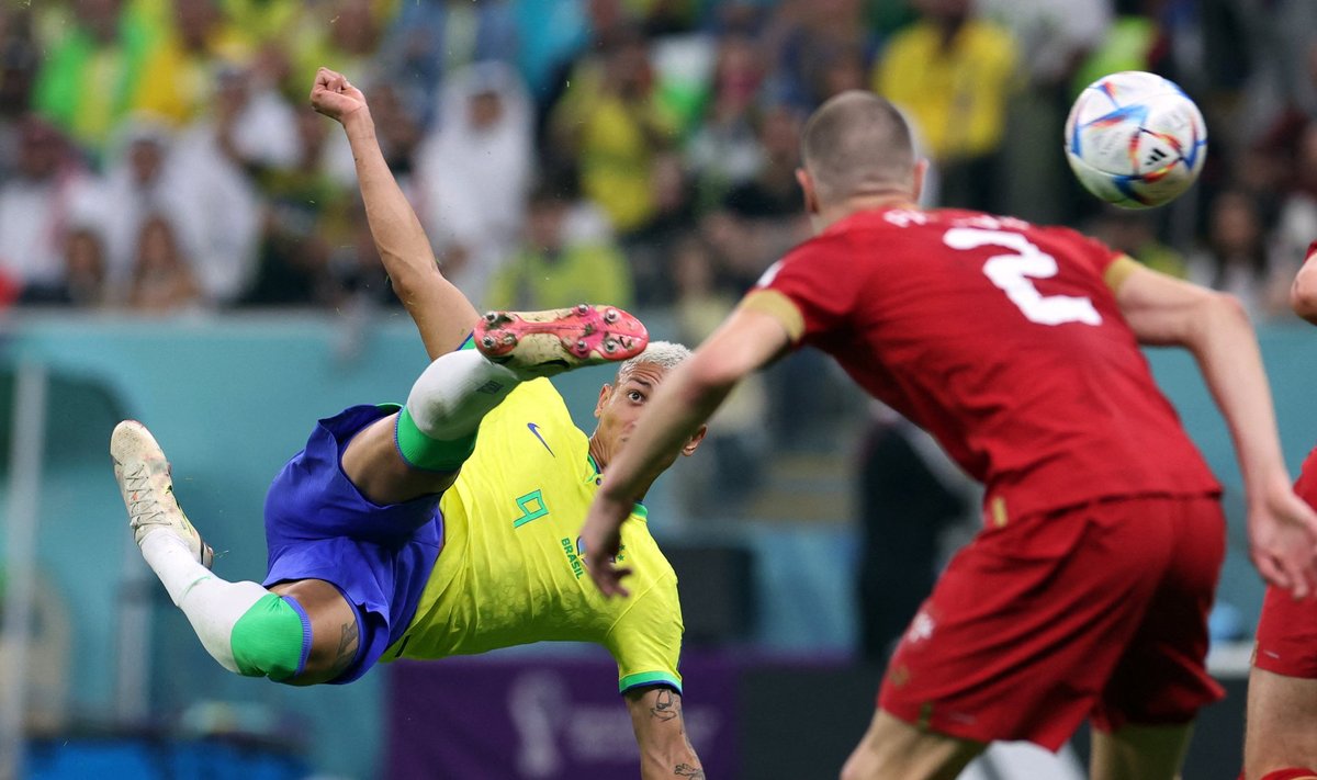 ЧМ-2022: Две штанги от Уругвая, победа Португалии с Роналду и шикарный гол  „ножницами“ от Бразилии - Delfi RUS