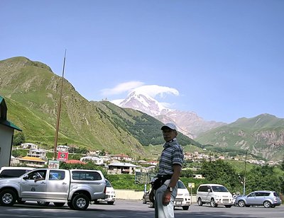 Kazbeki vaade samanimelisest asulast.