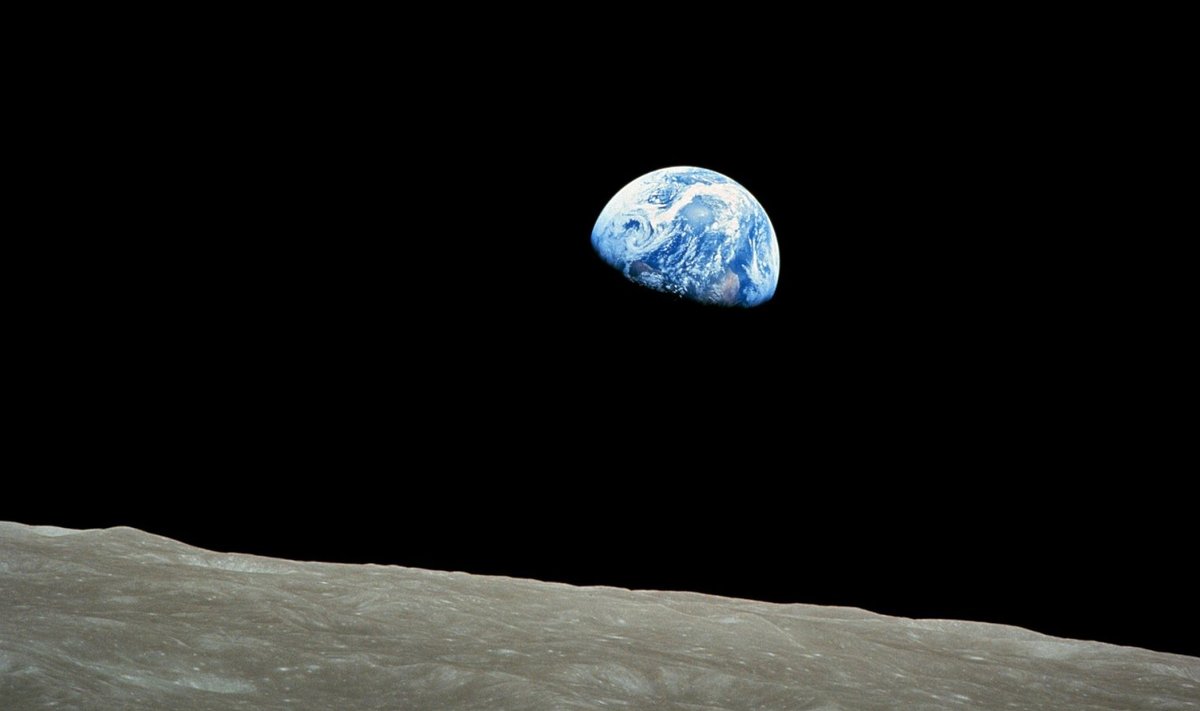 Illustratiivsel eesmärgil: Maa vaadelduna Kuu pinnalt (Foto: Pixabay / WikiImages)