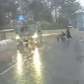 VIDEO | Autojuhid ei lasknud vankriga lapsevanemat üle tee. „Küsi endalt, kas oled teinud kõik selleks, et jalakäija saaks turvaliselt üle tee“